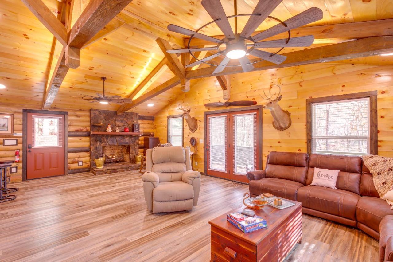 Pet-Friendly Chattanooga Cabin With Hot Tub And Kayaks Exterior photo