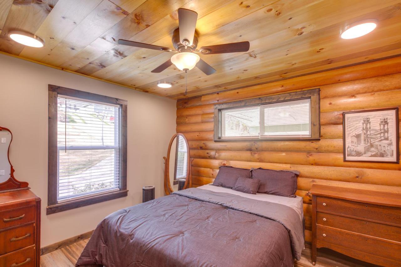 Pet-Friendly Chattanooga Cabin With Hot Tub And Kayaks Exterior photo
